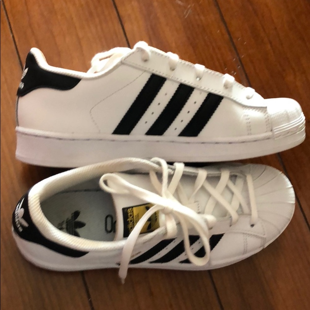 Kids size 3 adidas shoes